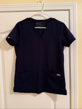 Figs Women’s Navy V-Neck Scrub Top